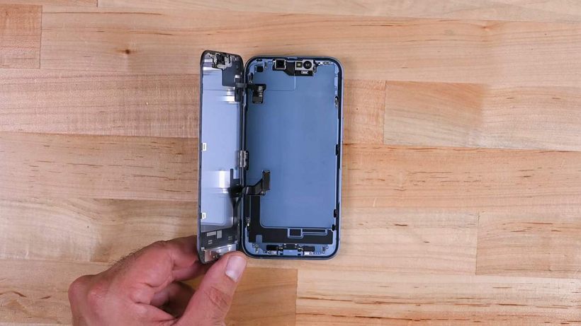 iFixit拆解 iPhone 14 發(fā)現(xiàn)內(nèi)部重新設(shè)計(jì)：維修難度大降