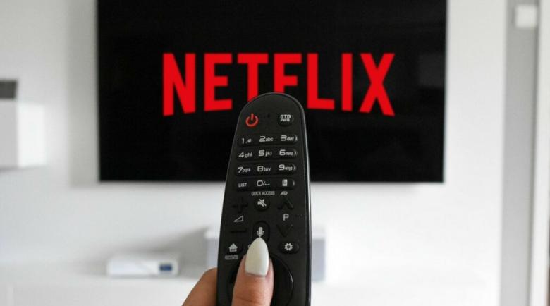 Netflix訂閱用戶凈流出20萬：股價急挫25%