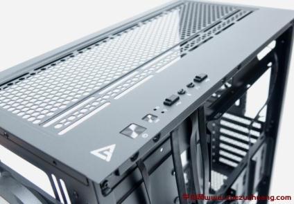 安鈦克Antec DF800 FLUX機箱評測