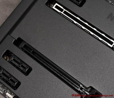 NZXT N7 Z590主板開箱評測