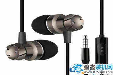 電腦插耳機能進行語音通話嗎？