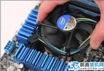 電腦開機啟動聲音大,過一會又正常的原因