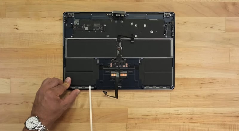 iFixit解拆15寸 MacBook Air ：來看看與13寸有什么區別